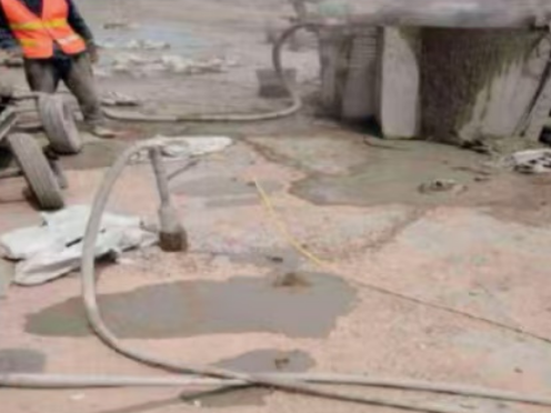 广东水泥混凝土路面板底注浆技术 路面脱空注浆整治方案