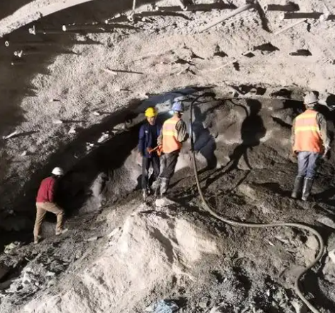 广东拱顶带模注浆料的施工流程及注意事项